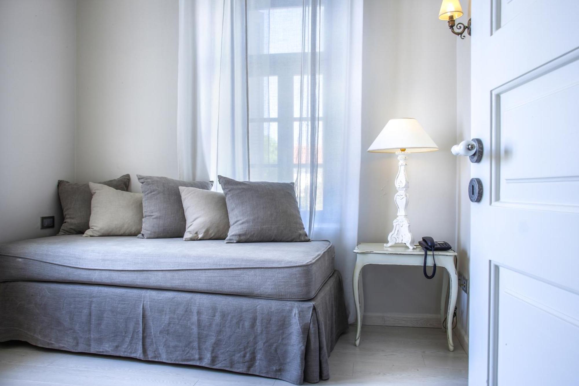 Micra Anglia Boutique Hotel & Spa Andros Town Exterior photo